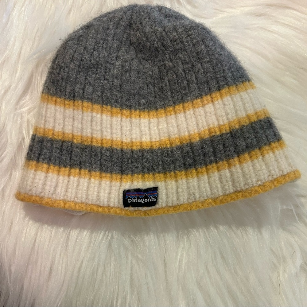Kids Patagonia 100% wool beanie gray and yellow